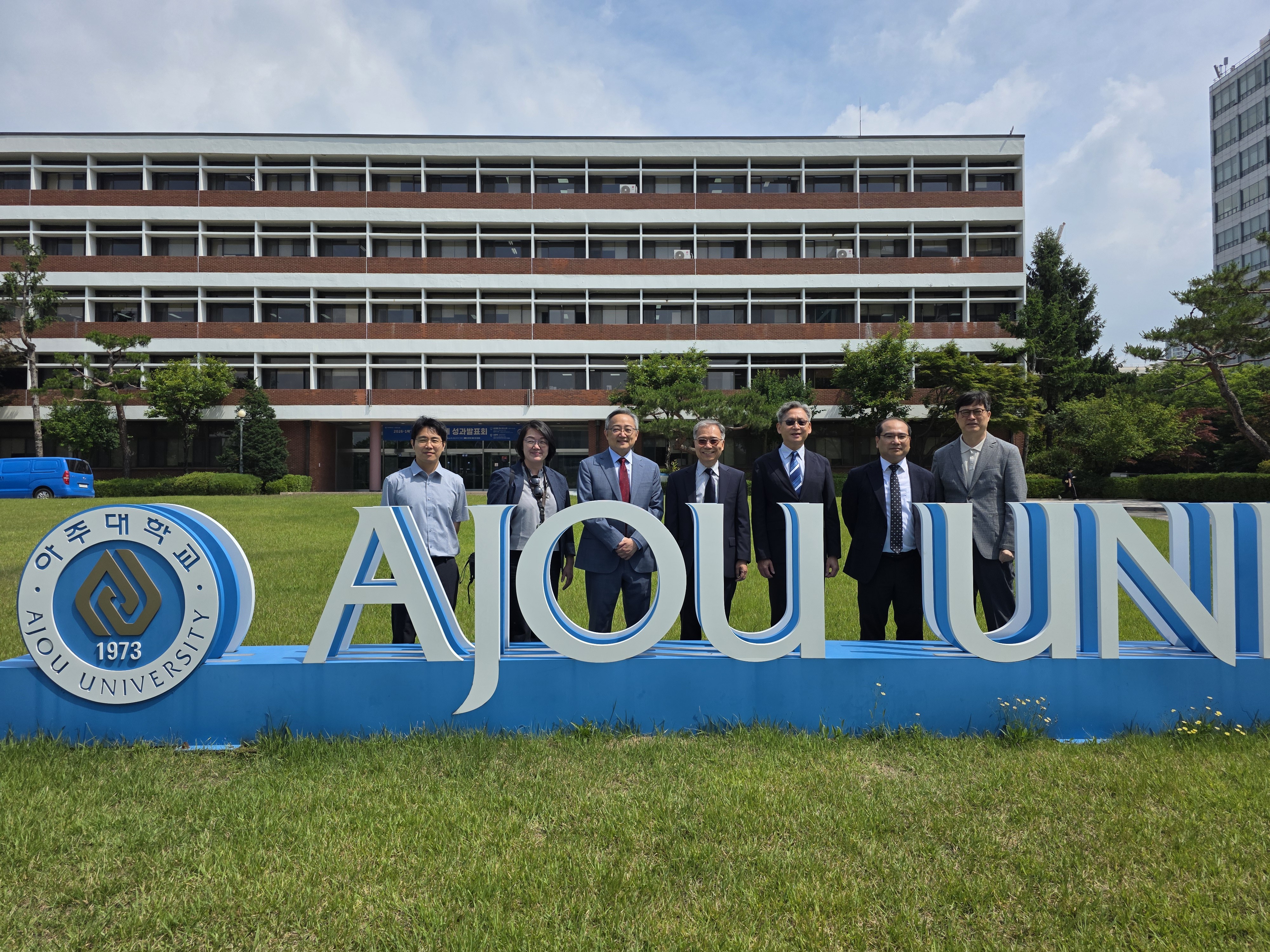 6.11 Professors from Soochow University Visit Ajou University (22).jpg
